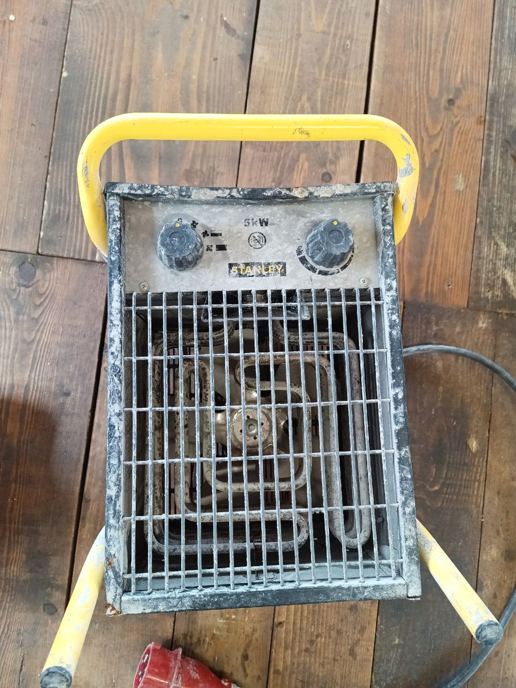 Stanley Radiatori: Baustellenheizung Stanley 5kW – Usato da Trub venduto da Eneah 1
