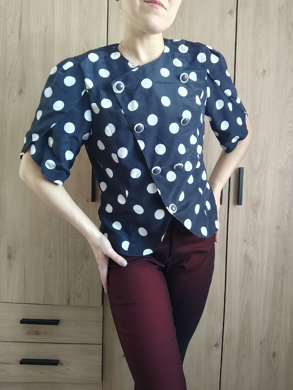 Camicette: Retro Polka Dot Navy Blouse, HARDOB, size 36 – Usato da Mägenwil venduto da VintageGirly 2