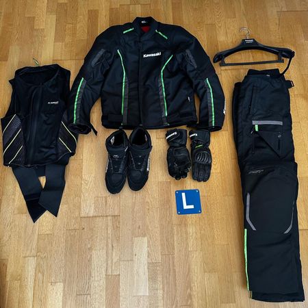 Motorradbekleidung & Zubehör – Gr. L – kaum getragen