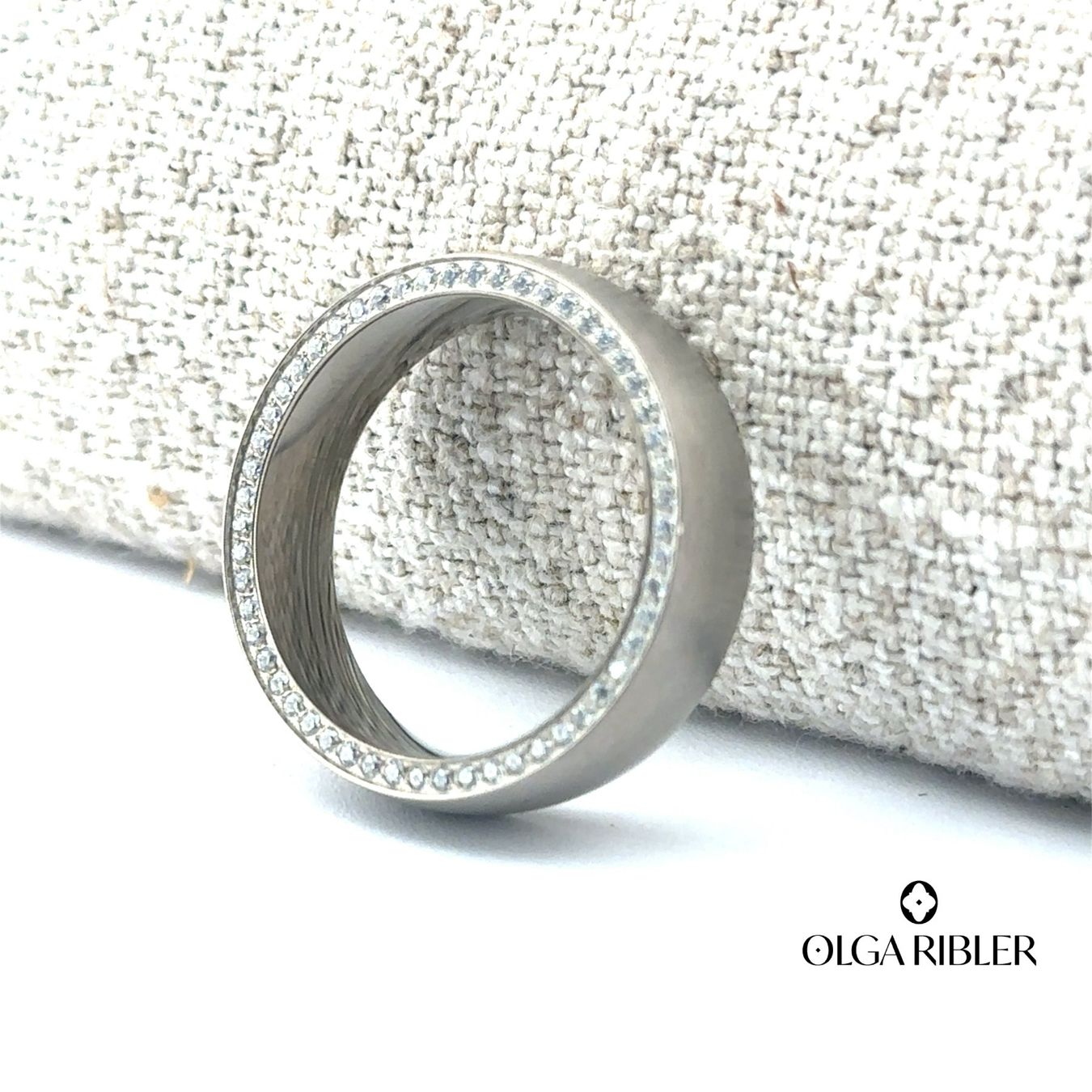 Olga Ribler Ringe: 6 mm breiter Ring Titanium mit Zirkonia Grösse 56 – Neu (gemäss Beschreibung) aus Luzern von Schmuckoutlet