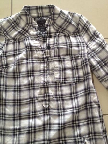 Guess Camicie, T-shirt & Polo: Guess Jeans Hemd-Tunika – Usato da Buchs-ZH venduto da Birikina
