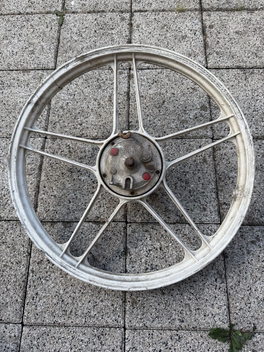 Puch Parti ricambio per ciclomotori: Felge Puch Aluminium Speichenfelge mit Trommelbr – Usato da Widnau venduto da Doctor_Hemp