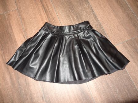 Jupe Zara aspect cuir noir taille 122 cm
