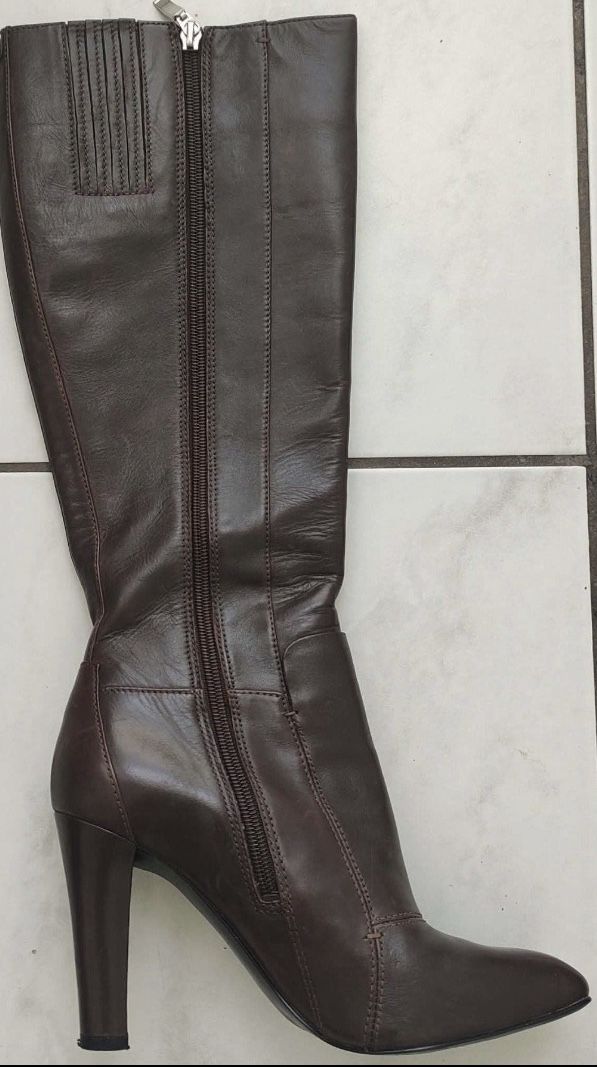 Guess Damenschuhe: BRAUNE HIGH-HEEL-STIEFEL – Gebraucht aus Buchs AG von Teresa0 1