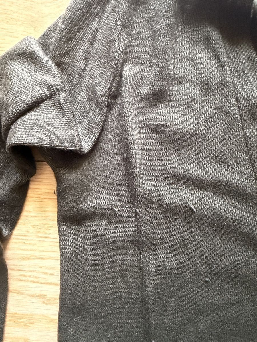 Prada Vestes: Prada Strickjacke – D'occasion à Zürich par cha_y9x8 2