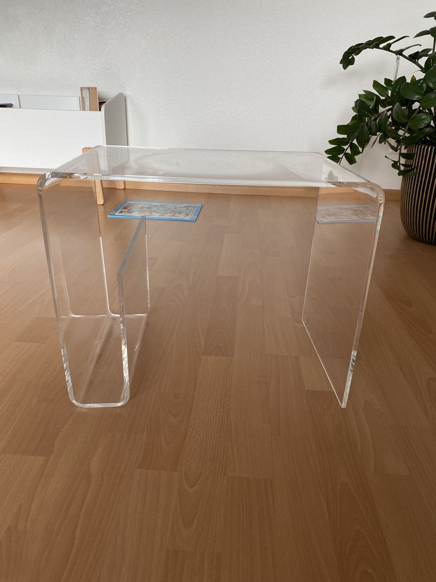 Johann Jakob Tische: Plexiglastisch Johann Jakob – Gebraucht aus Basel von Sarah_jtv5