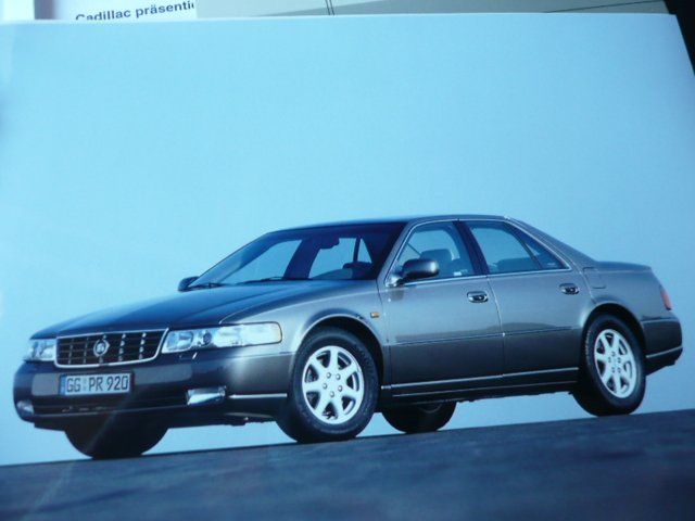 Cadillac Dokumente: Cadillac Pressemappe 2001 – Gebraucht aus Zofingen von sosalinos01 3