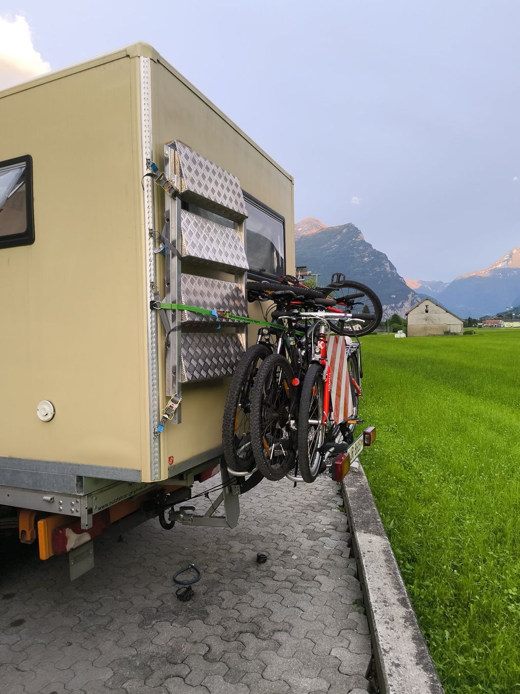Mercedes-Benz Camping Fahrzeuge: Wohnkabine 40mm isoliert mit oder ohne Sprinter – Gebraucht aus Seedorf UR von xaveri123 5