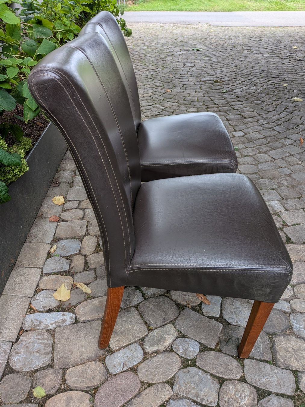 Chaises: 2 Esszimmerstühle Leder – D'occasion à Aefligen par madakape 1
