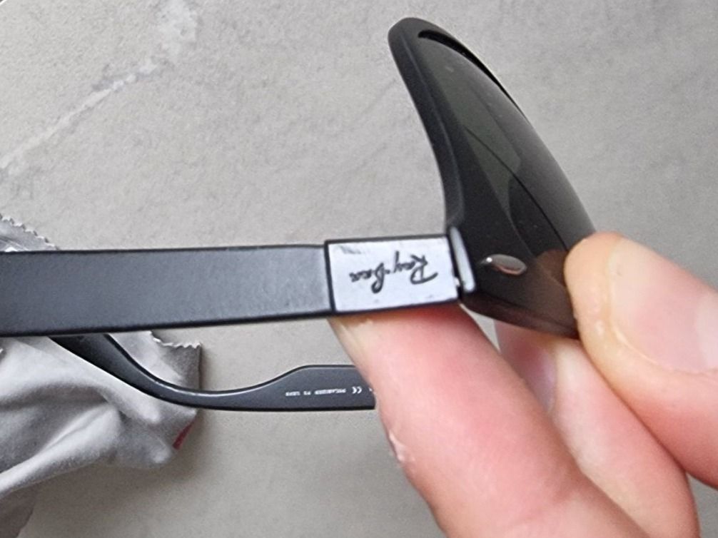 Ray-Ban Occhiali & Lenti: Ray-Ban Wayfarer Liteforce RB4195 – Difettoso da Wohlen AG venduto da niki31 1