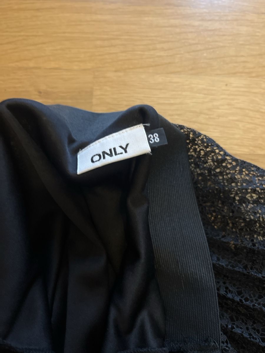 Only Gonne: Gonna Only pizzo nera taglia 38 – Nuovo (secondo la descrizione) da Coldrerio venduto da ali_2f8f 1