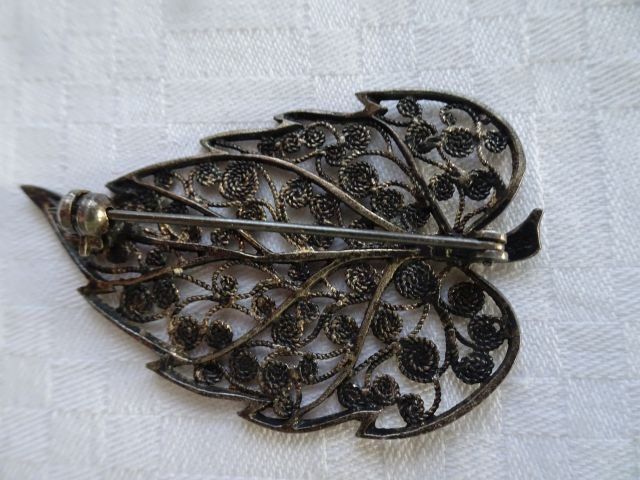 Spille & Fermagli: Brosche BUCHENBLATT, filigrane Handarbeit 6x4cm, Metall – Usato da Berikon venduto da Kolophonium43 3