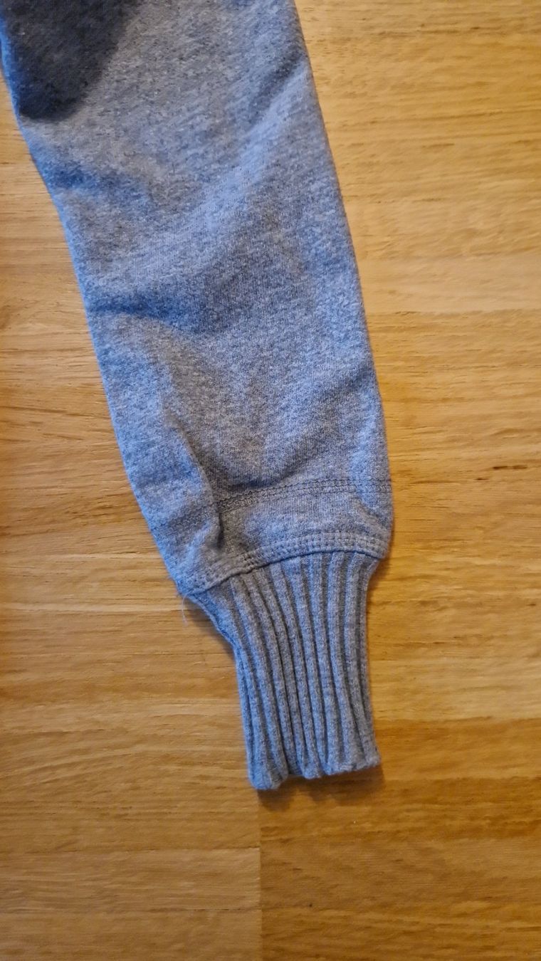 Maglioni & Felpe: Kaputzenpullover Gr.34 – Usato da Riehen venduto da Aconitum 3