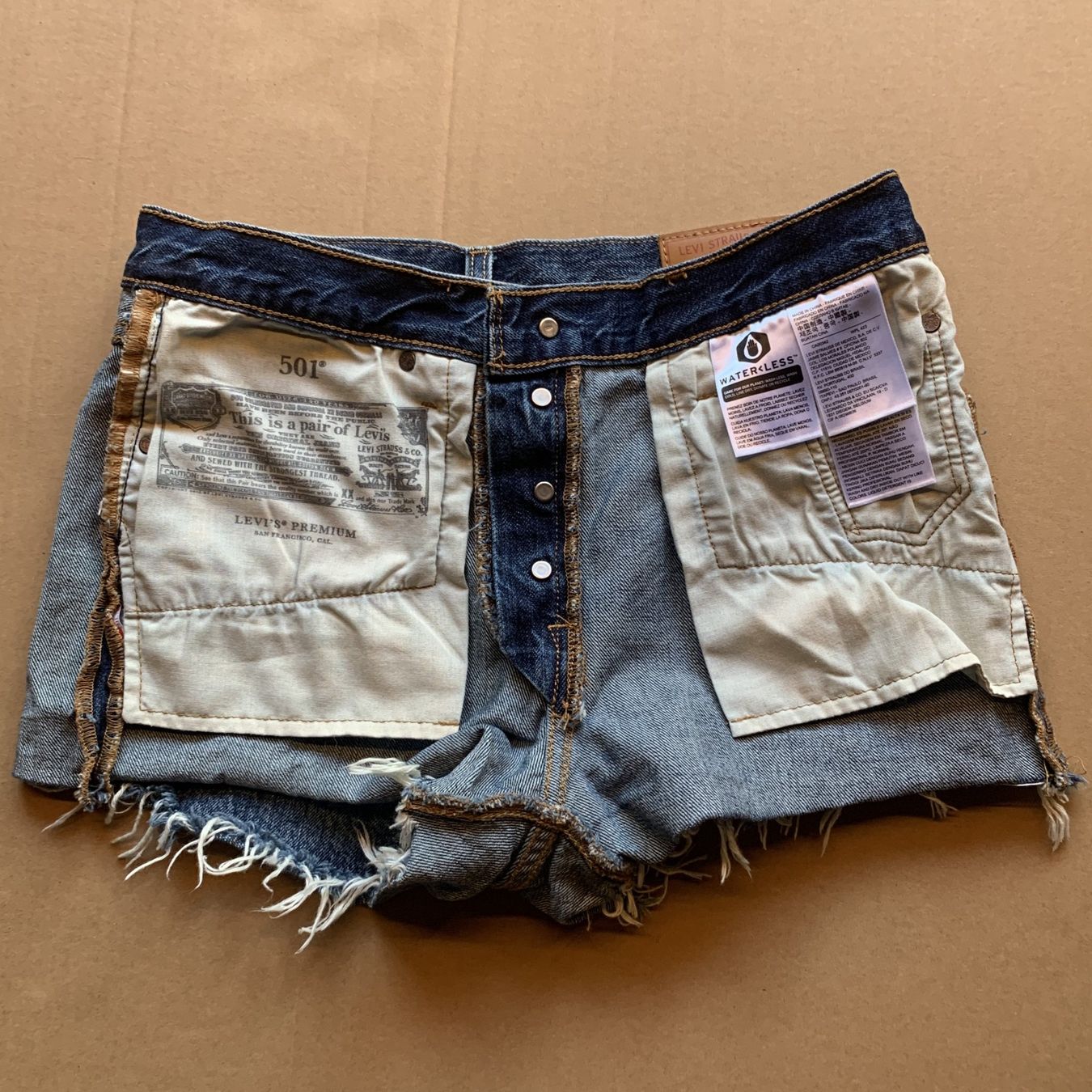 Levi's Jeans: Levi's 501 Blaue Jeansshorts – Usato da Chalais venduto da Decoarts.art 4