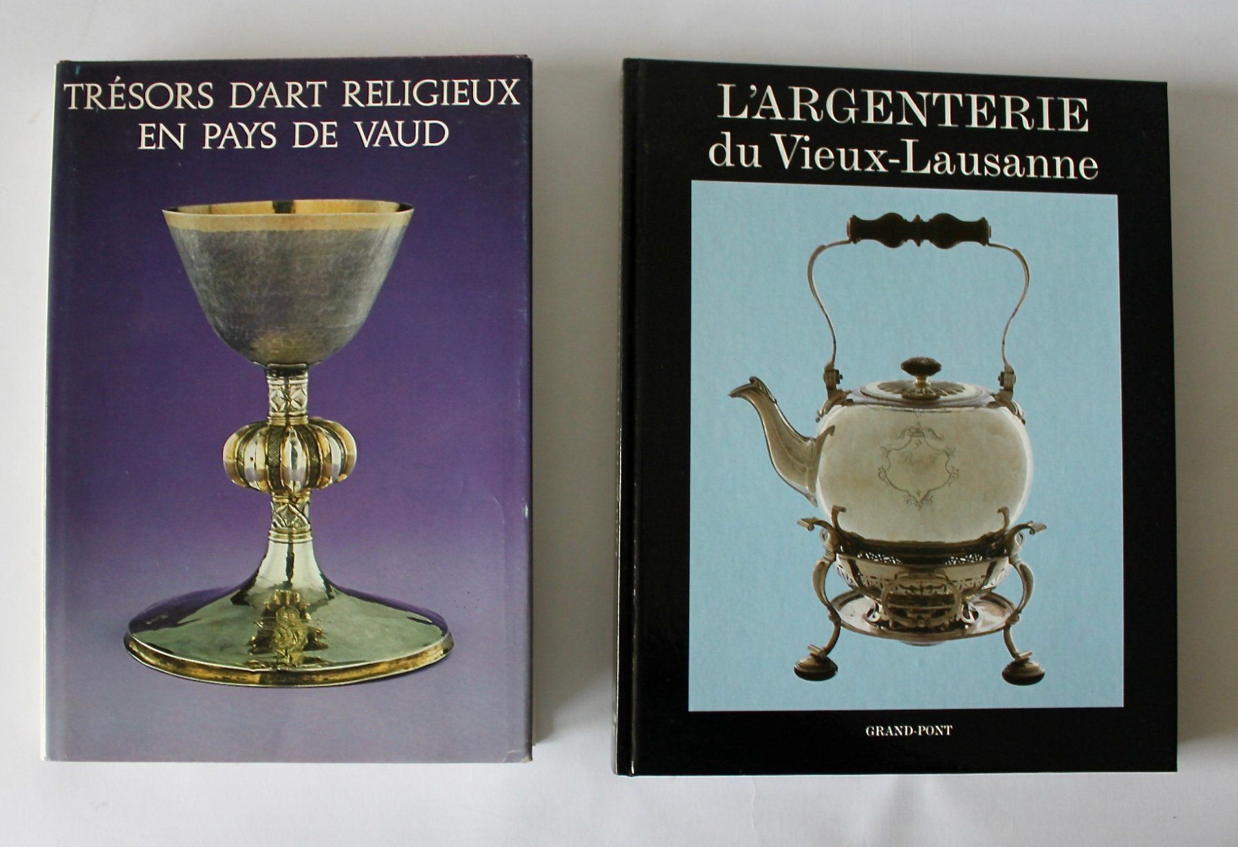 Libri: SCHWEIZER SILBER, DIVERSE DOKUMENTATION (18 STK), GEBRAUCHT. – Usato da Grandcour venduto da Flowerstyle 4