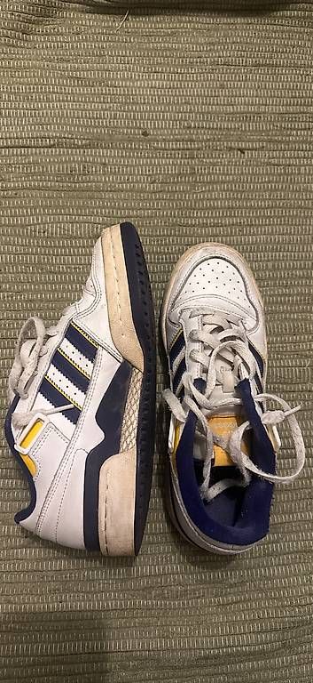 Herrenschuhe: Baskets Adidas jaune & violet  Taille 36,5 – Gebraucht aus Lausanne von mar_7x9x 2
