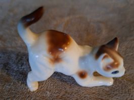 Ich bin ein süsses Kätzchen aus Porzellan fürs Puppenhaus