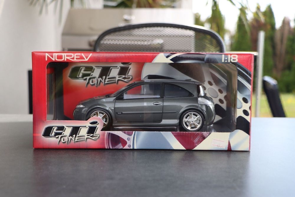 LJ492 NOREV GTI TUNERS 185101 1/18 1:18 Renault Megane Vampire gris métal