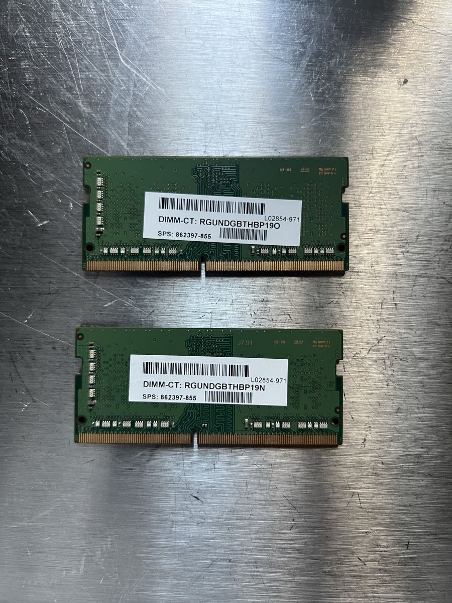 Samsung 4GB DDR4 RAM - 2x Sticks - Excellent Condition (Gebraucht) in ...