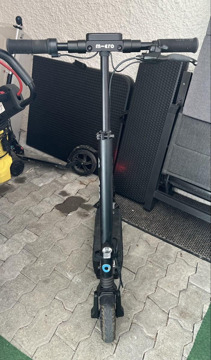 Micro Kickboard: Micro Explorer II E-Scooter schwarz guter Zustand – Usato da Buchs ZH venduto da man_v7y7 5