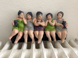 Skulptur 5 Frauen im Wartezimmer