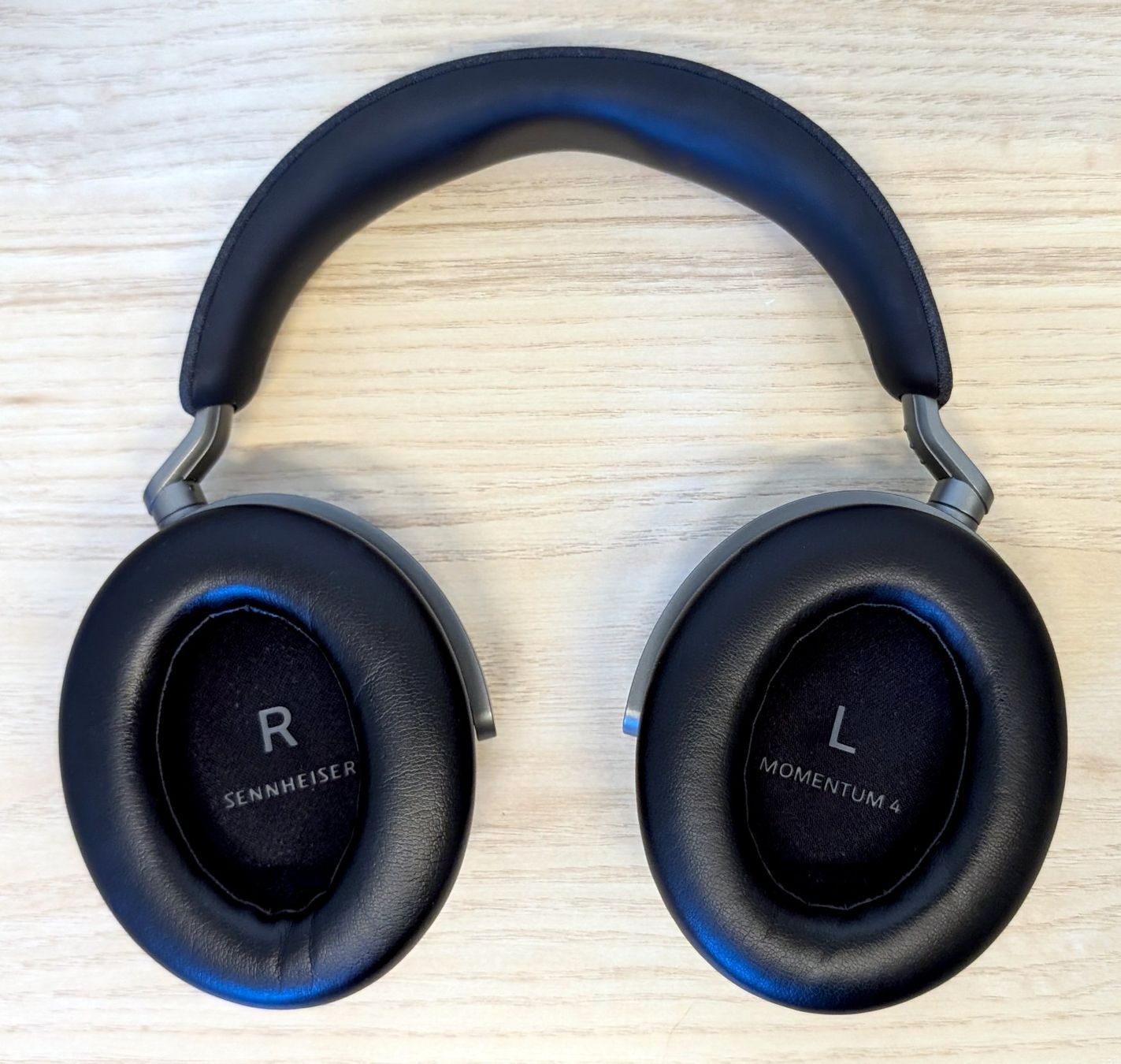 Sennheiser Cuffie: Sennheiser Momentum 4 ANC-Kopfhörer (Graphit-Edition) – Usato da Richterswil venduto da plisandro 3