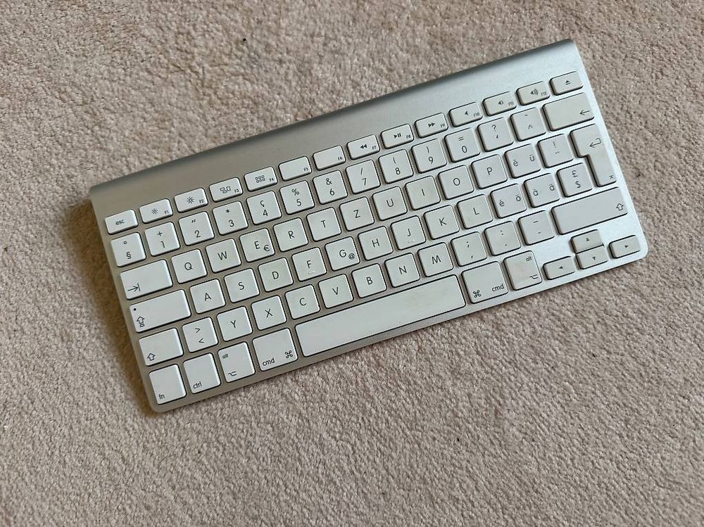 Apple A1314 Tastatur Keyboard CH-Layout (Gebraucht) in für CHF 15 – nur ...