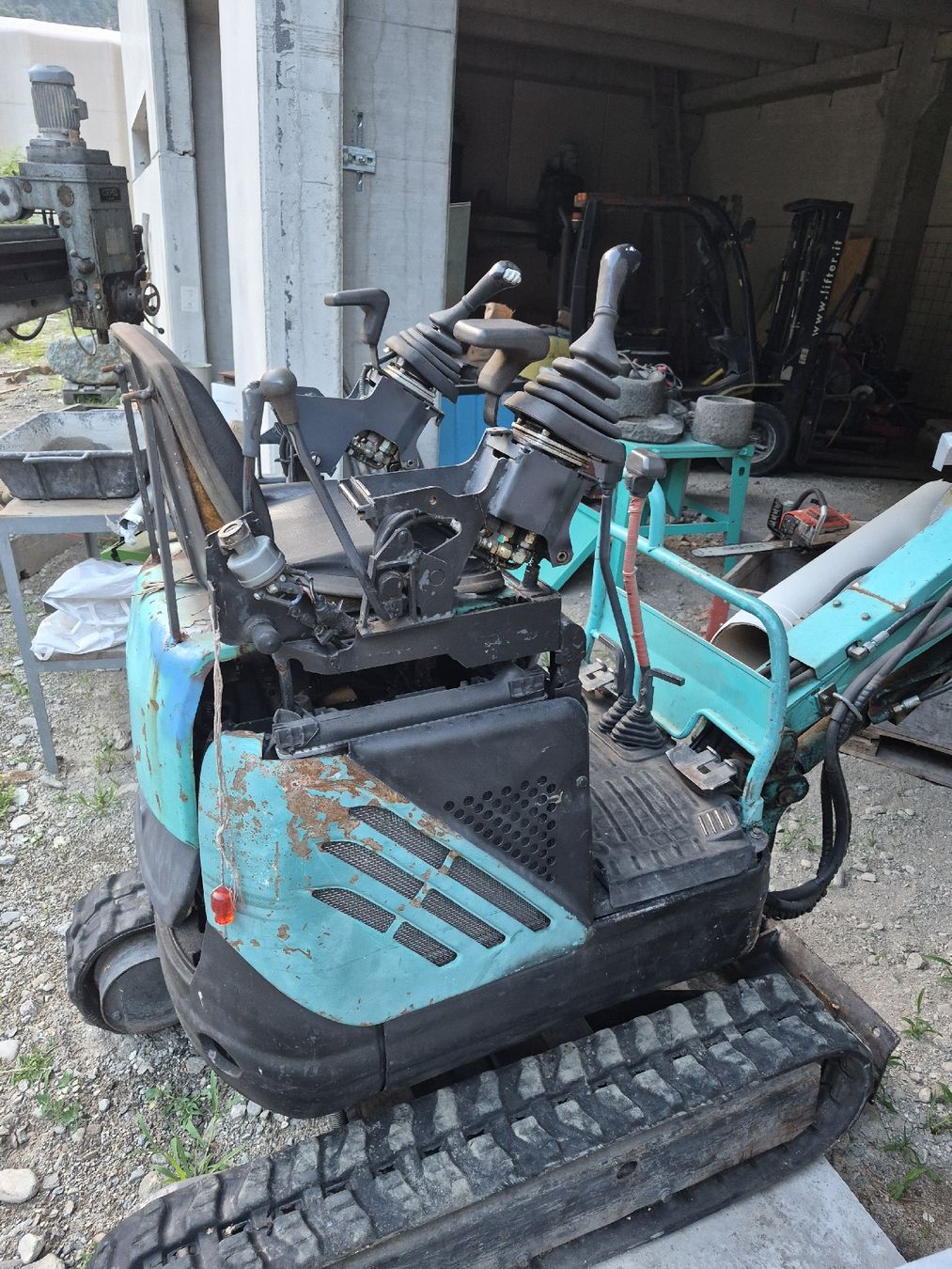 Bagger: minibagger kobelco 1000kg!! – Gebraucht aus Cevio von BiadiciN 2