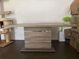 Table en bois en bon état