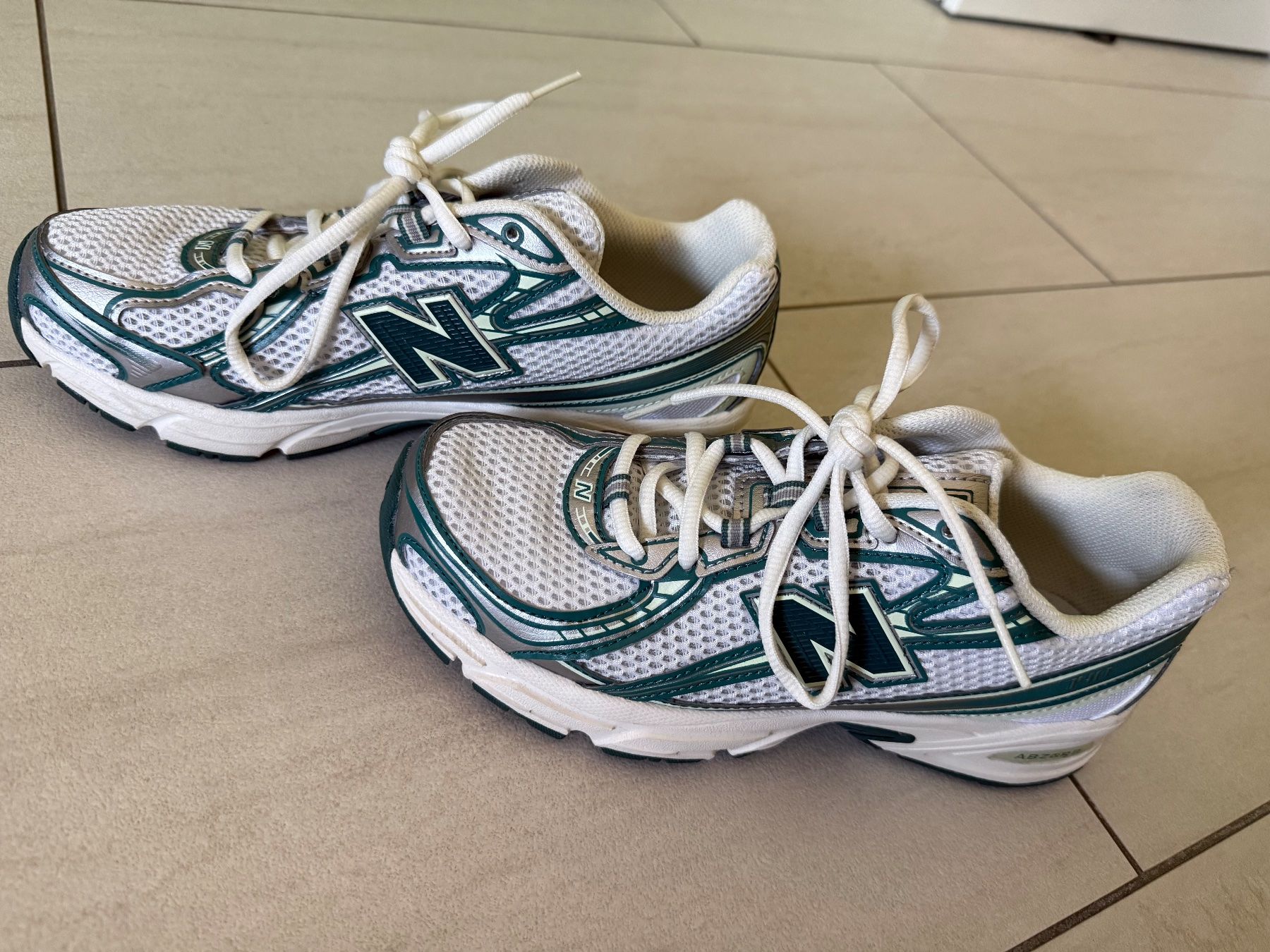 New Balance Scarpe da uomo: New Balance UNISEX – Nuovo (secondo la descrizione) da Losone venduto da AriCol1512 1
