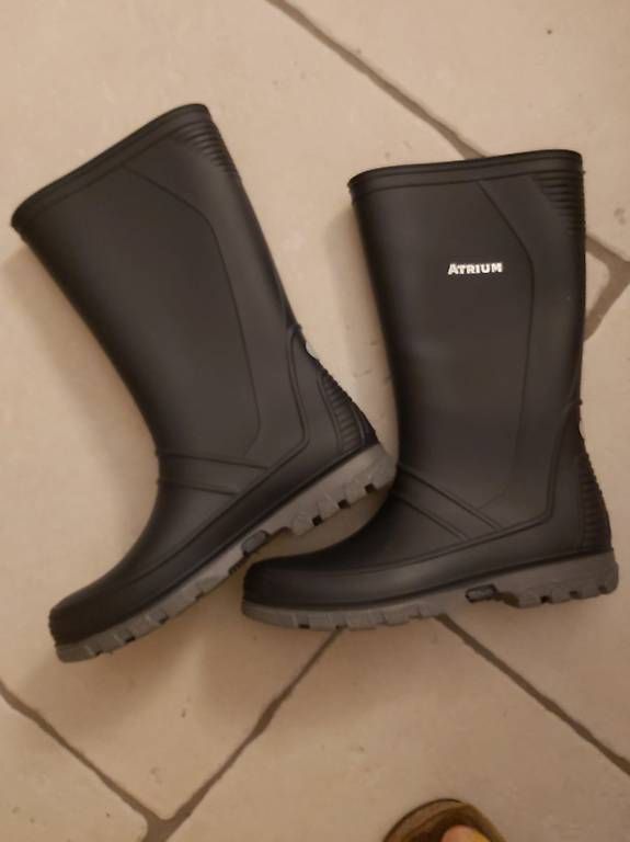 Scarpe da uomo: Gummistiefel Neu. Grösse 34 – Nuovo (secondo la descrizione) da Stalden (Sarnen) venduto da chr_s5xx
