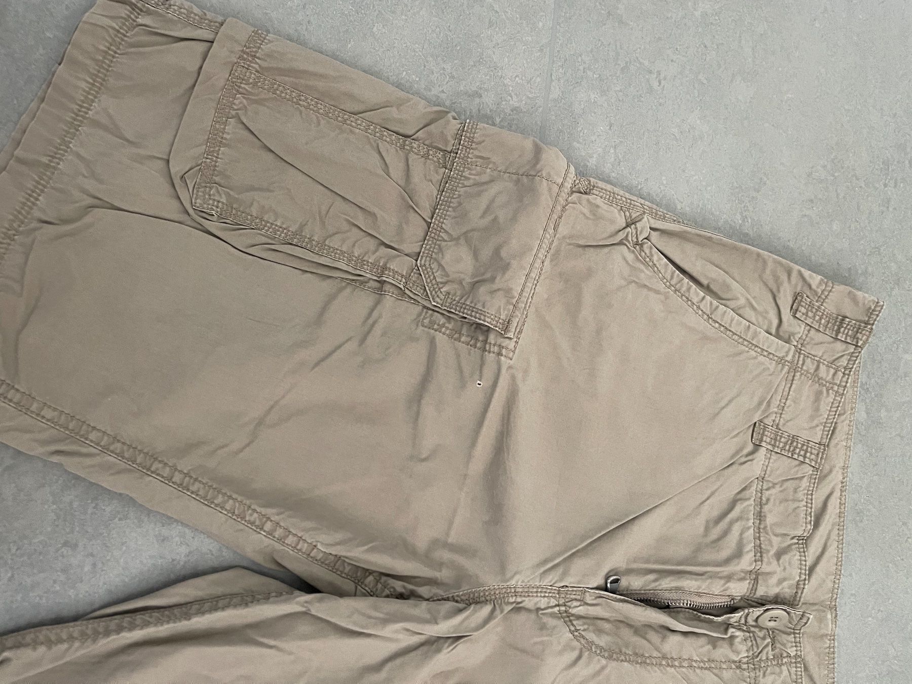 Benetton Pantaloni: Hose – Usato da Zürich venduto da Ivona3 3