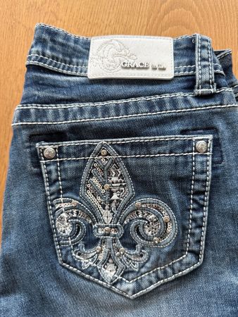Tolle Jeans mit Verzierungen Gr. 38 (27/30) Bootcut