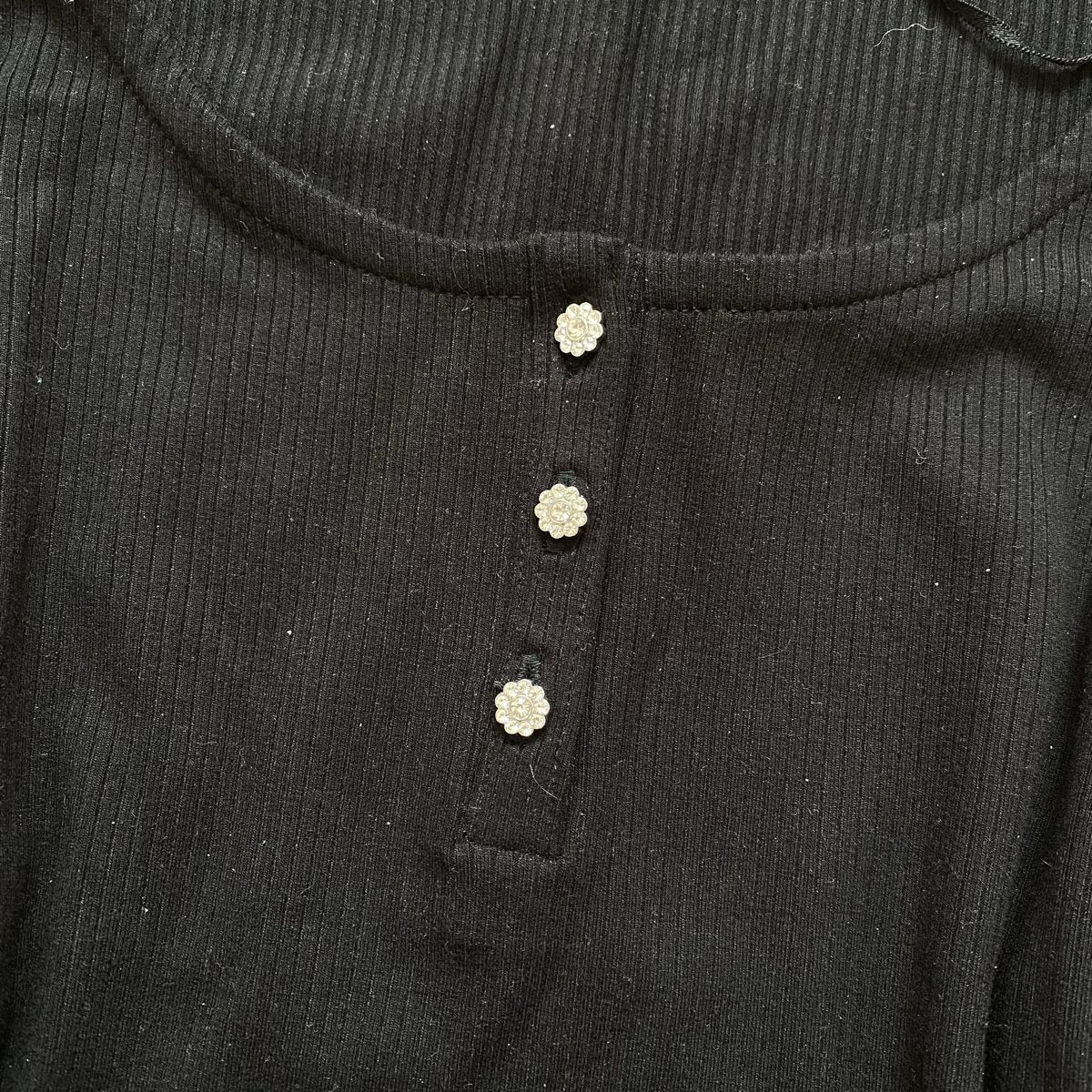Guess Tops: GUESS Henley Sparkle Oberteil Pull mit Strass – Neu (gemäss Beschreibung) aus Givisiez von dor_xb9k 3