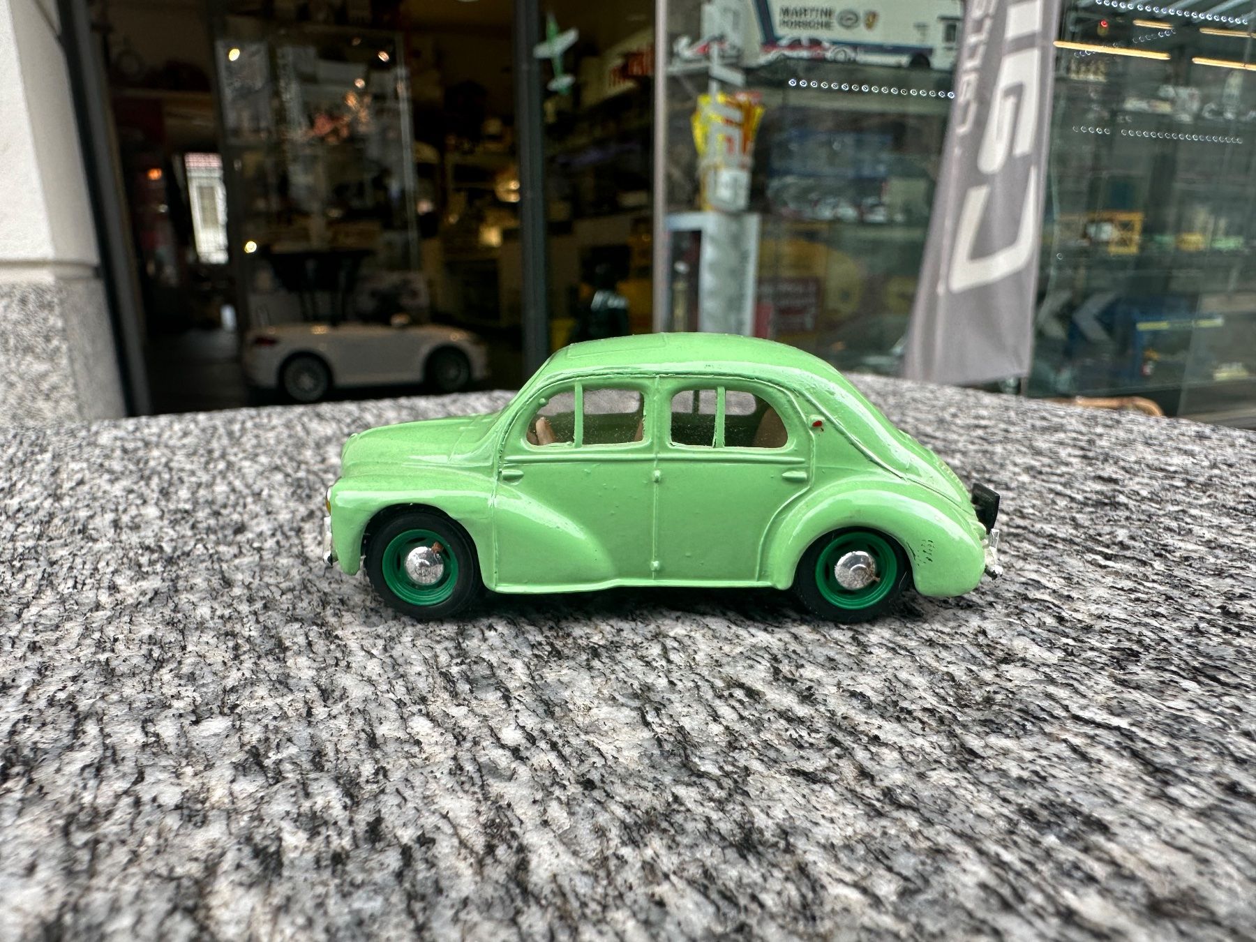 Kit di modellismo & Modellini statici: Eligor 1:43 Renault 4cv – Usato da Chiasso venduto da Carrara-Modellismo