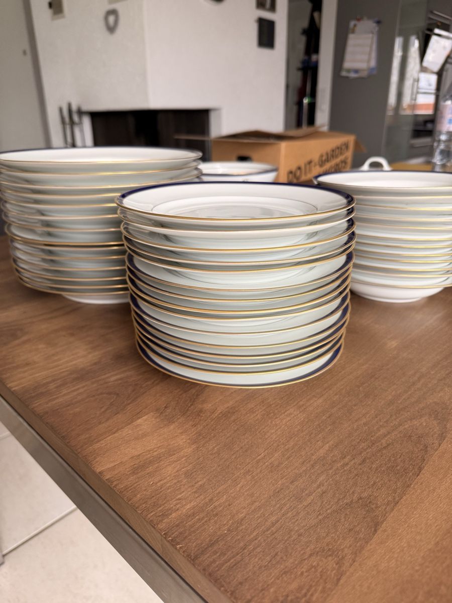 Set di piatti: Geschirr  – Usato da Ipsach venduto da Miggeli54 3