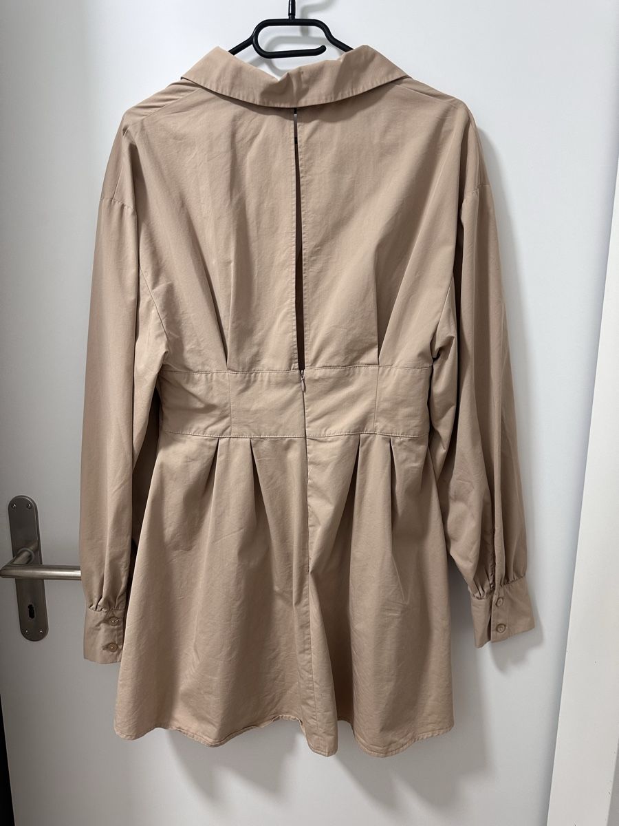 Bershka Kleider: Bershka Kleid – Neu (gemäss Beschreibung) aus Oberglatt ZH von end_9z2w 2