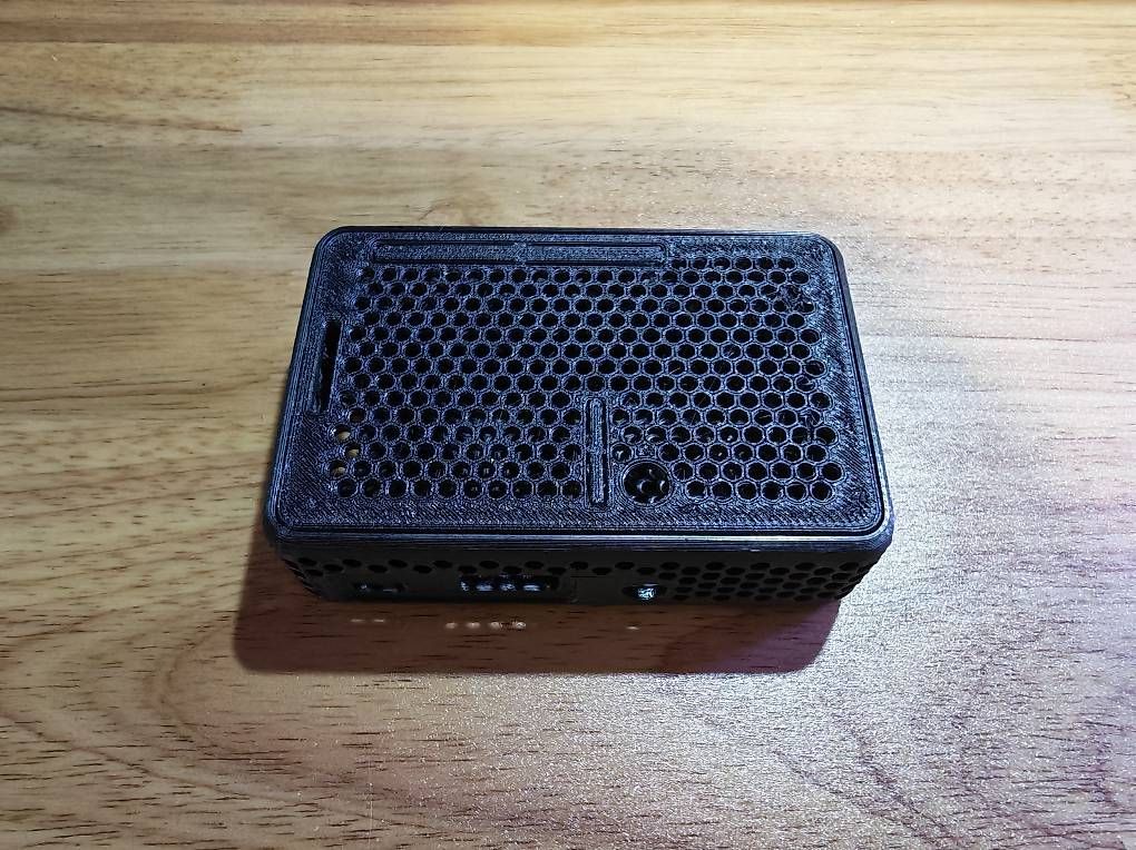 Custodie: Raspberry Pi 5 Set Gehäuse, Active Cooler und NVMe HAT – Usato da Kloten venduto da bam_6cv8 2