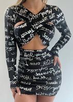 Minikleid mit Cut-Outs & Graffiti-Print, M/L