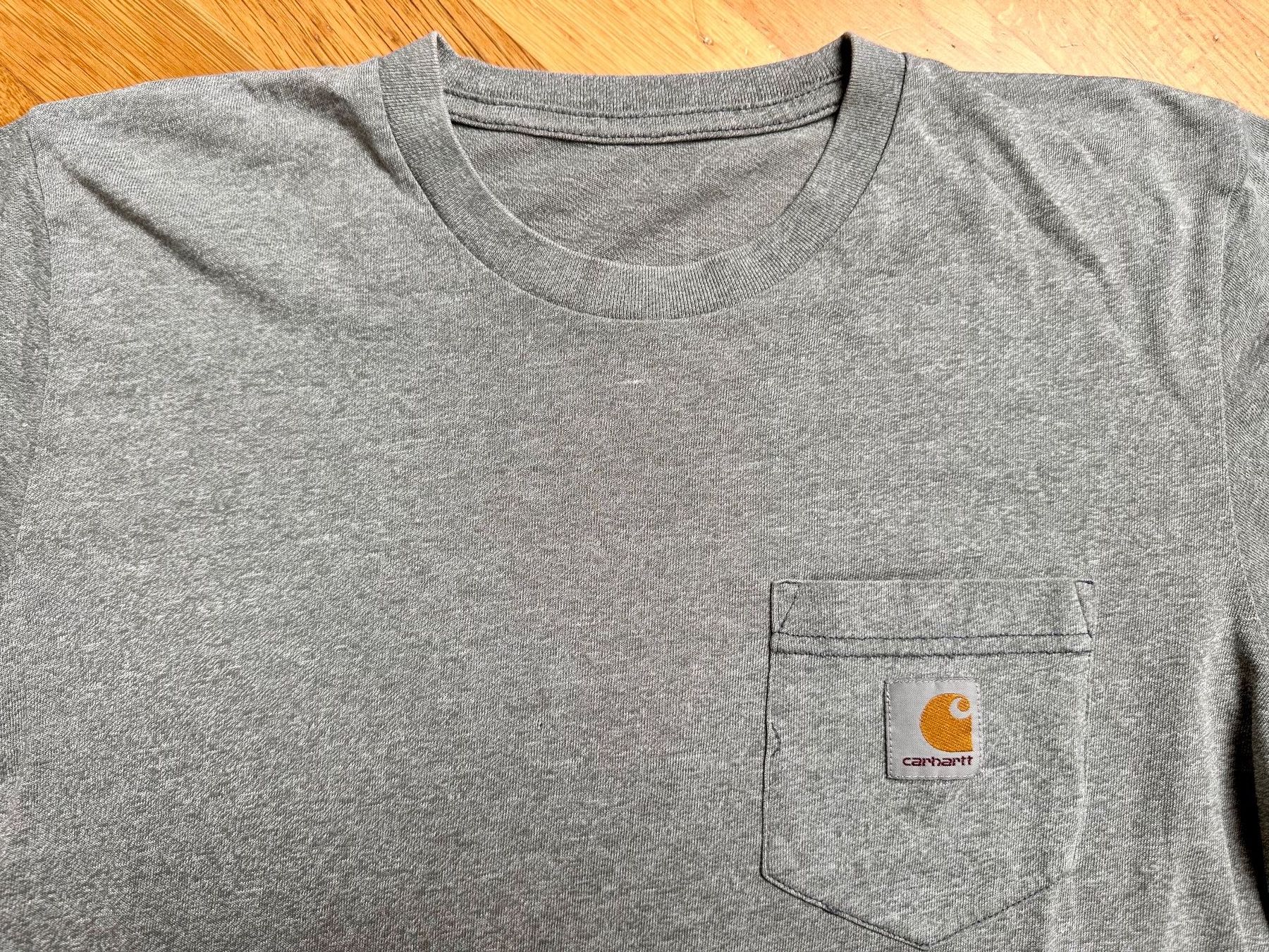 Carhartt T-shirt: CARHARTT POCKET T-SHIRT BASIC S Grau Shirt – Usato da Binningen venduto da Rewind1 4