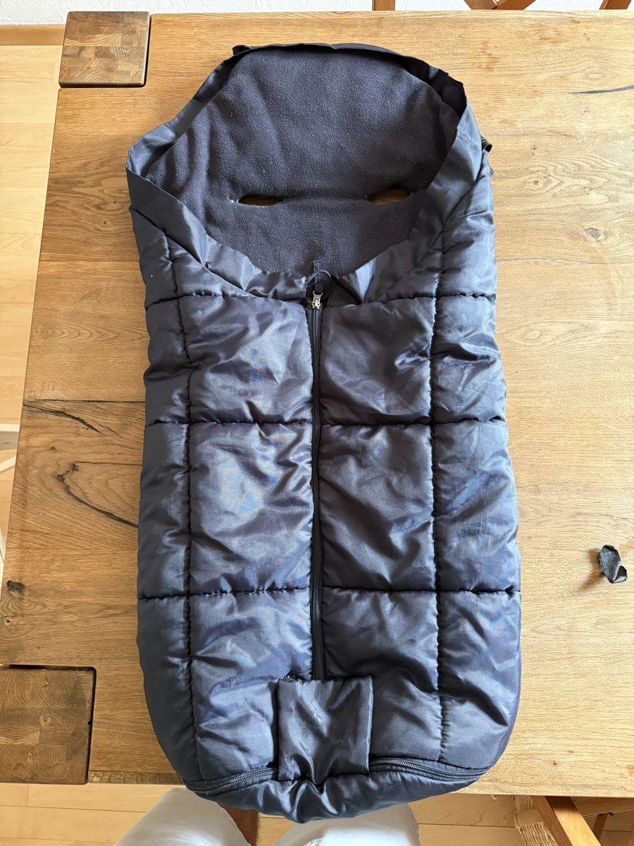 Sacchi a pelo: Baby Footmuff dark blue used condition – Usato da Höri venduto da Daniel.1992 1
