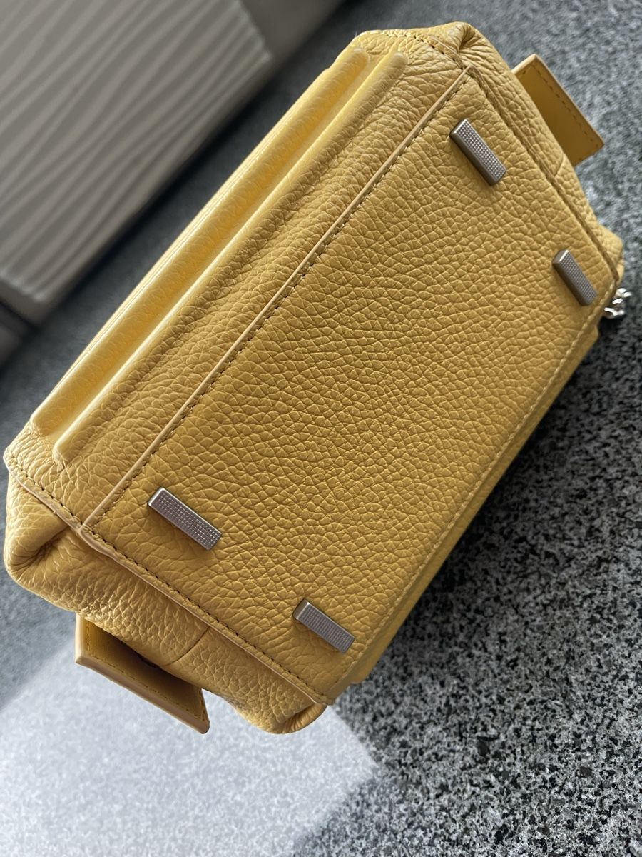 Mandarina Duck Borse da donna: Mandarina Duck kleine Tasche – Usato da Dübendorf venduto da olh_rs5r 6