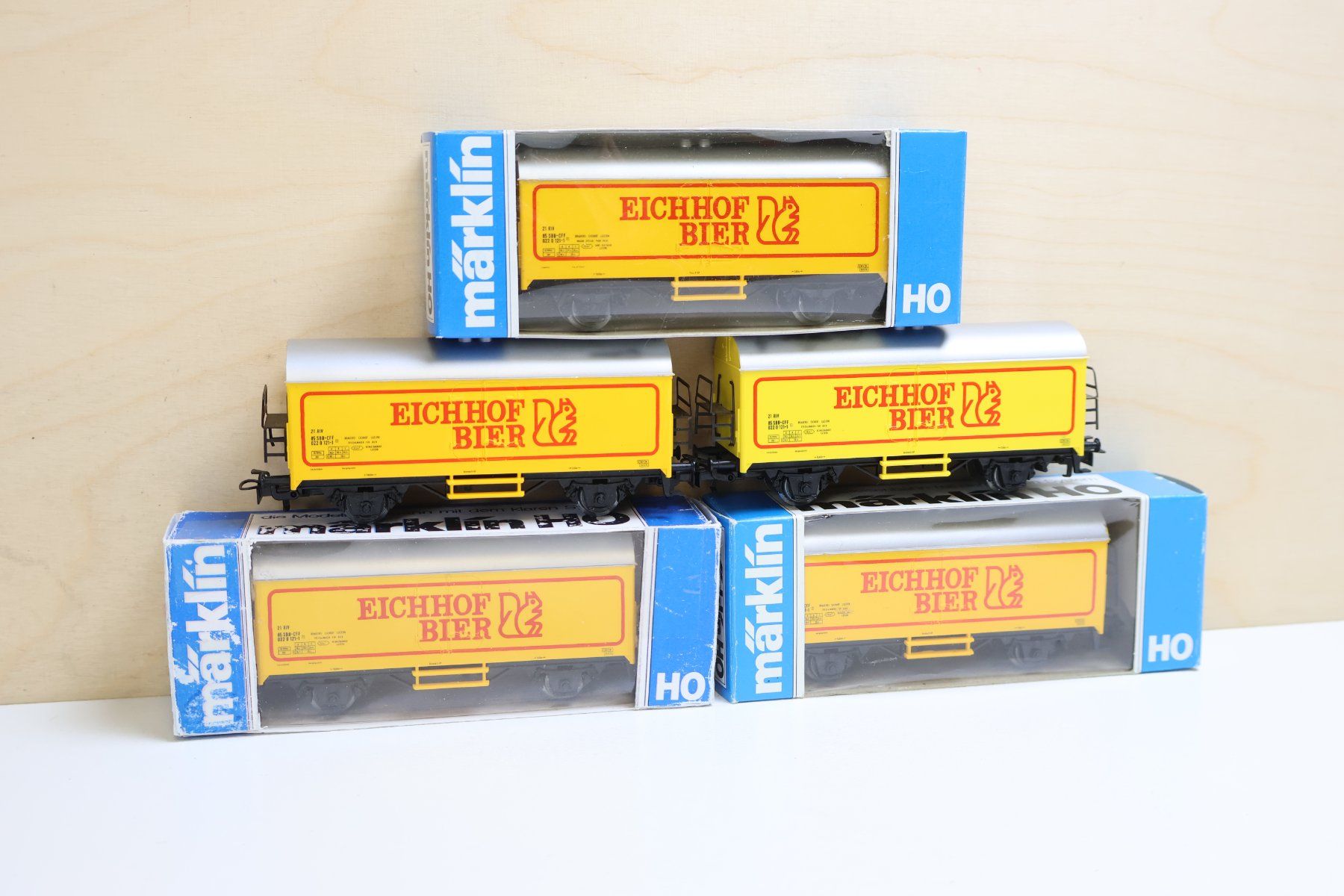 Märklin Modellini di ferrovie: Märklin 5 x SBB Wagen Eichhof Bier - H0 – Usato da Winterthur venduto da Monstera 1