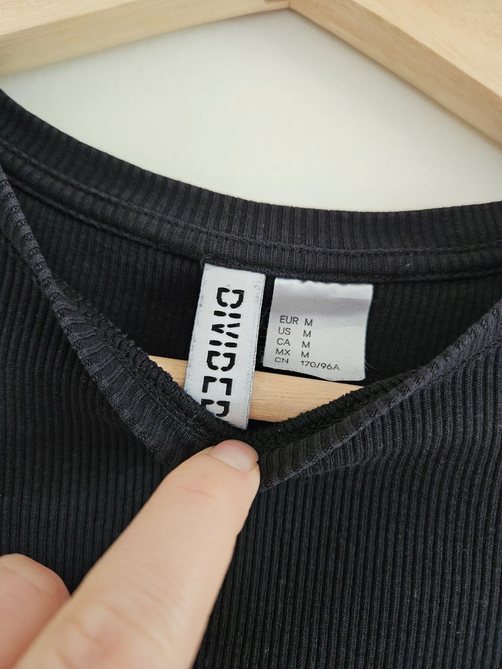 Top: Crop-Top schwarz Gr.M – Usato da Schaffhausen venduto da sabrina915 2