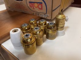 8 Lampenfassungen Messing und Keramik 