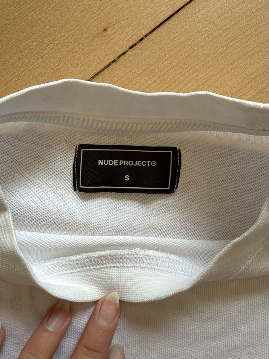 T-shirt: Nude Project T-Shirt, Size S – Nuovo (secondo la descrizione) da Bern venduto da lia_j9yd 2