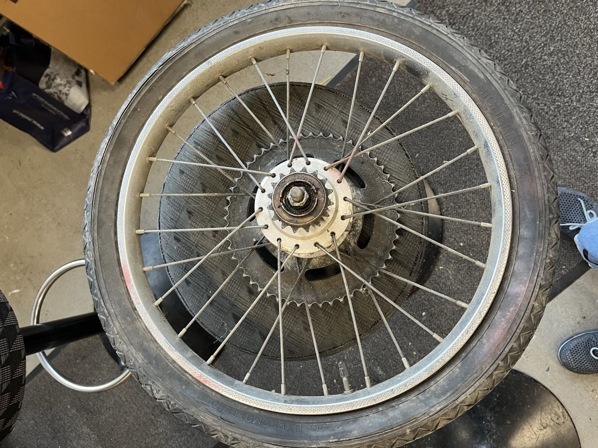 Pneus & Kompletträder: Mofahinterrad 16 zoll – Defekt aus horgenberg von Fredi63 1