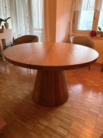 Runder Esstisch aus Massivholz 