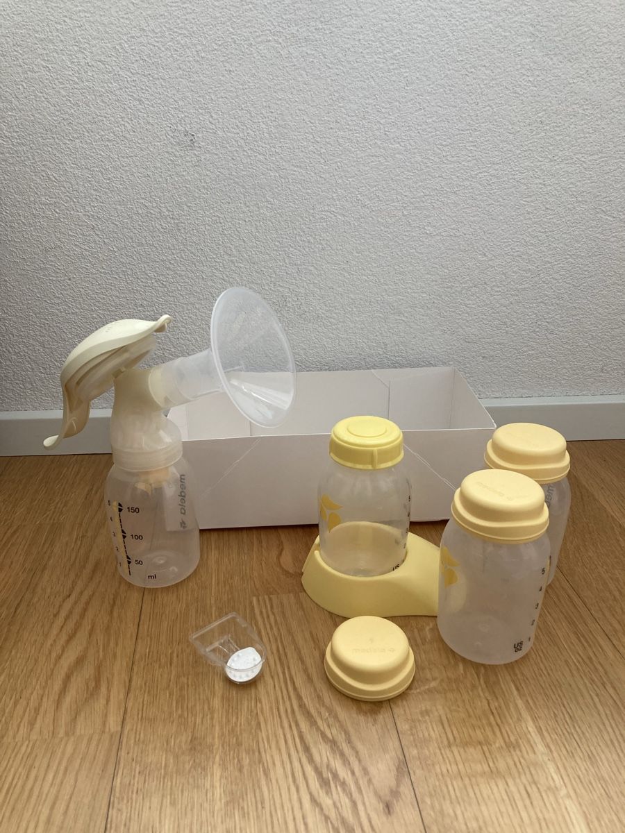 Medela Accessori per l’allattamento: Tiralatte manuale Medela Harmony con accessori – Usato da Wabern venduto da Pamela68