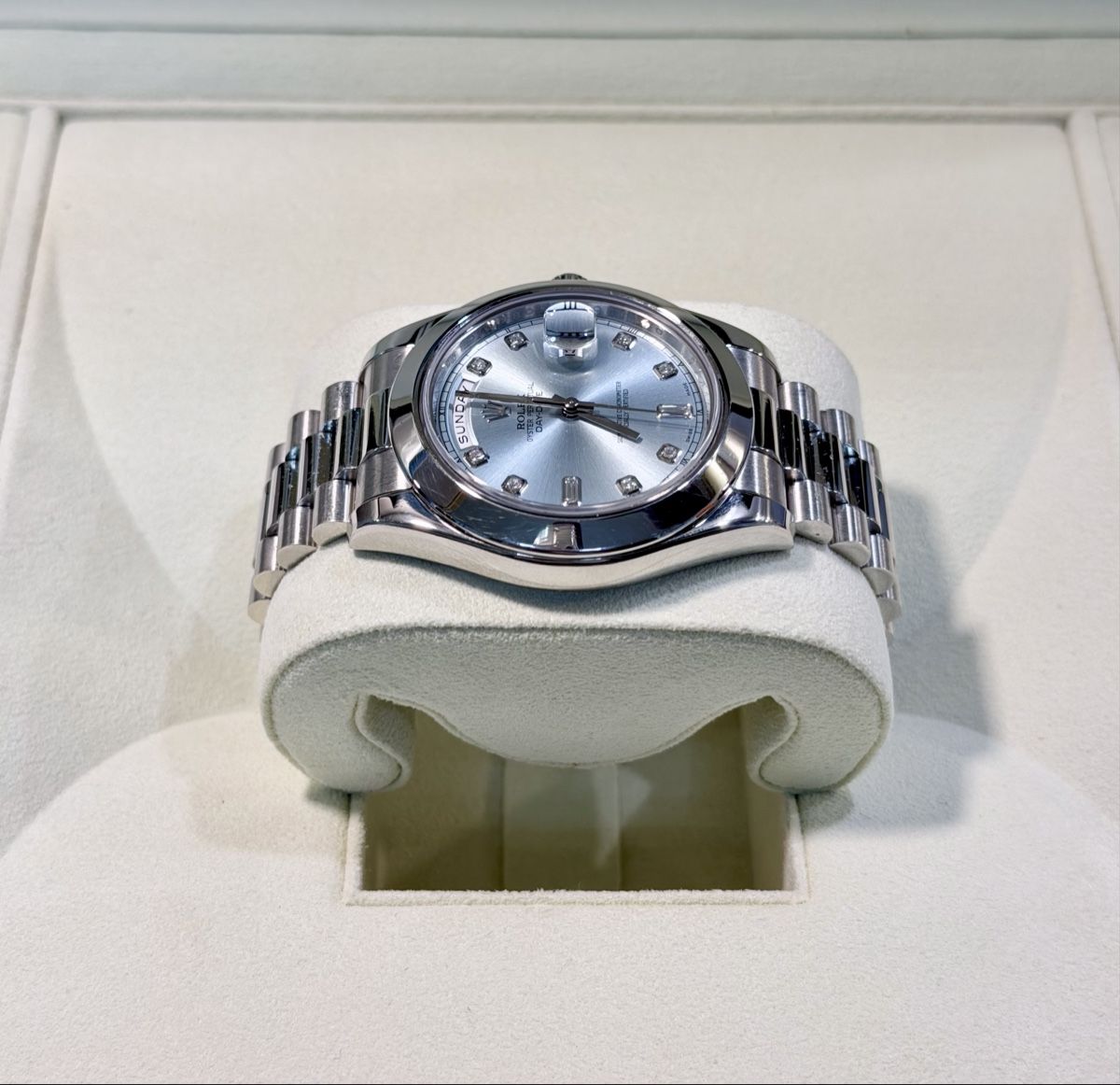 Rolex Orologi: Rolex Daydate 41 Platin Baguette-Diamonds – Usato da Zürich venduto da WATCHROOM 4